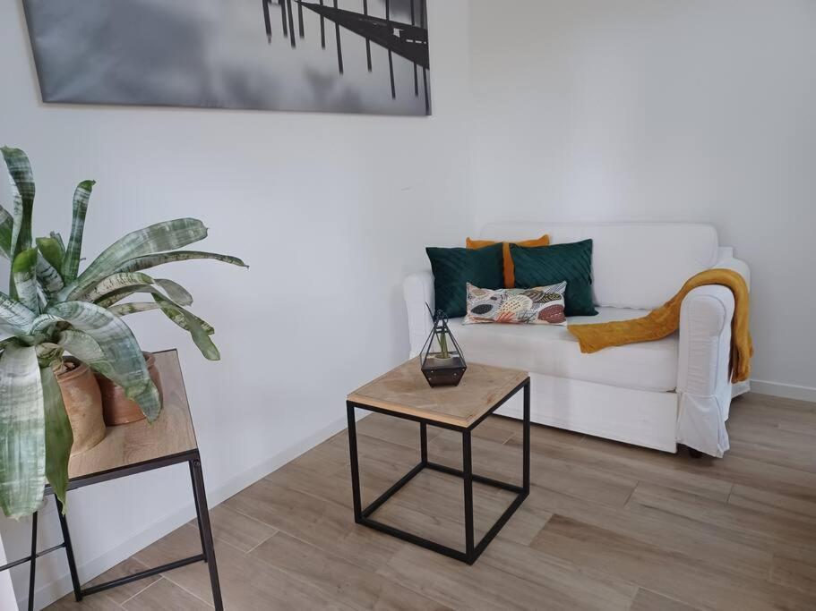 Apartamento ~ Au Calme A La Campagne ~ La Meziere Exterior foto